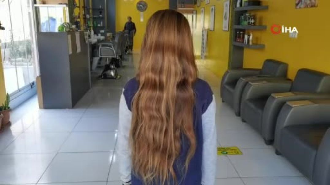 Bursa'da 12 yıldır kesmediği saçlarını lösemili yaşıtlarına bağışladı