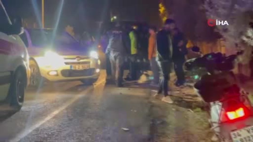 Bursa'da otomobille çarpışan motosikletli kurye yaralandı