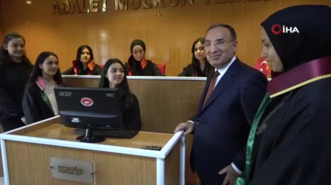 Bakan Bozdağ Bursa'da öğrencilerle buluştu
