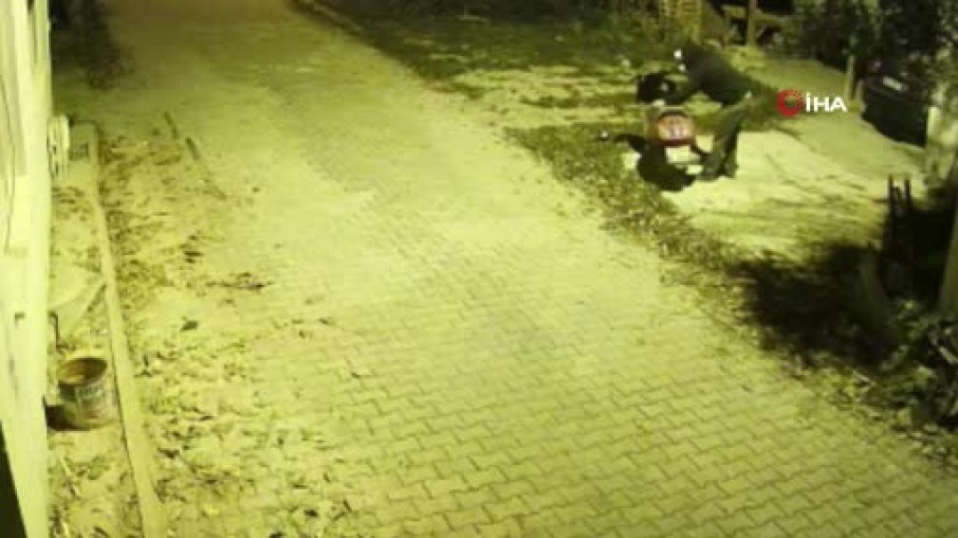 Bursa'da motosiklet hırsızı polisten kaçamadı
