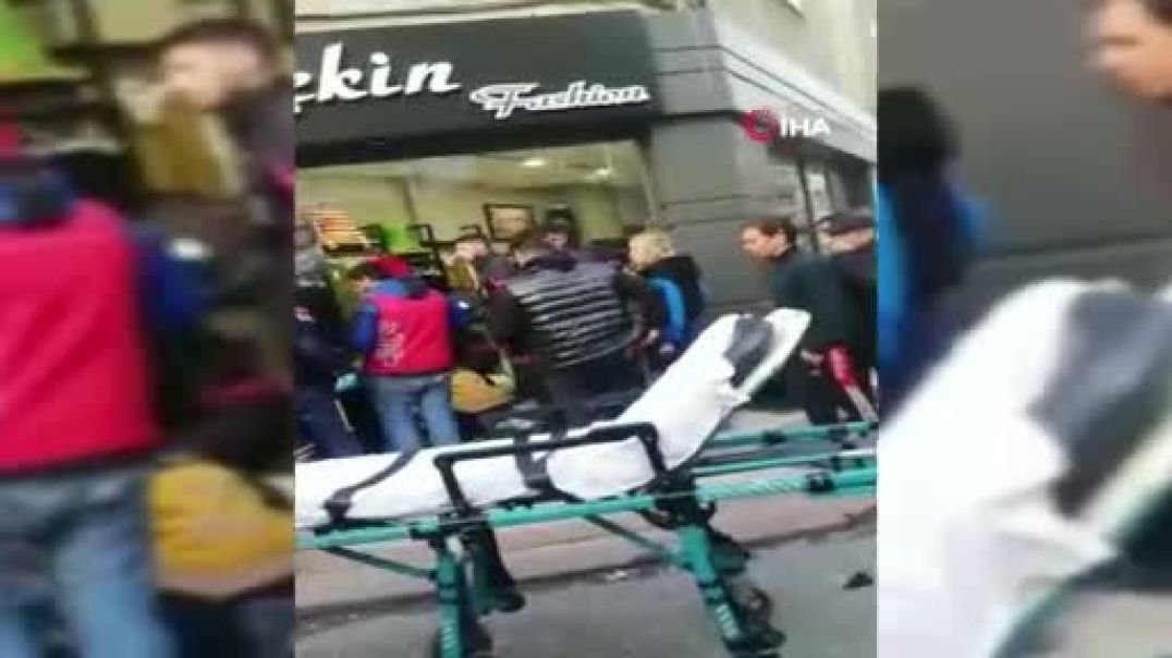 Bursa'da otomobilin çarptığı kurye kendini mağazada buldu!