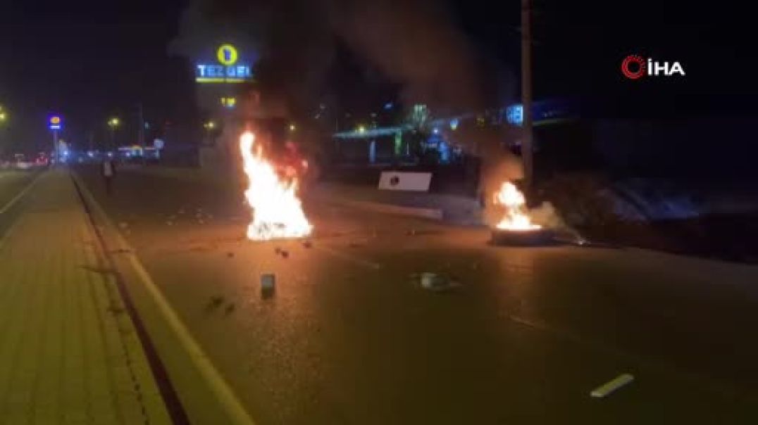 Diyarbakır'da gerginlik! Lastik yakıp, yolu trafiğe kapattılar