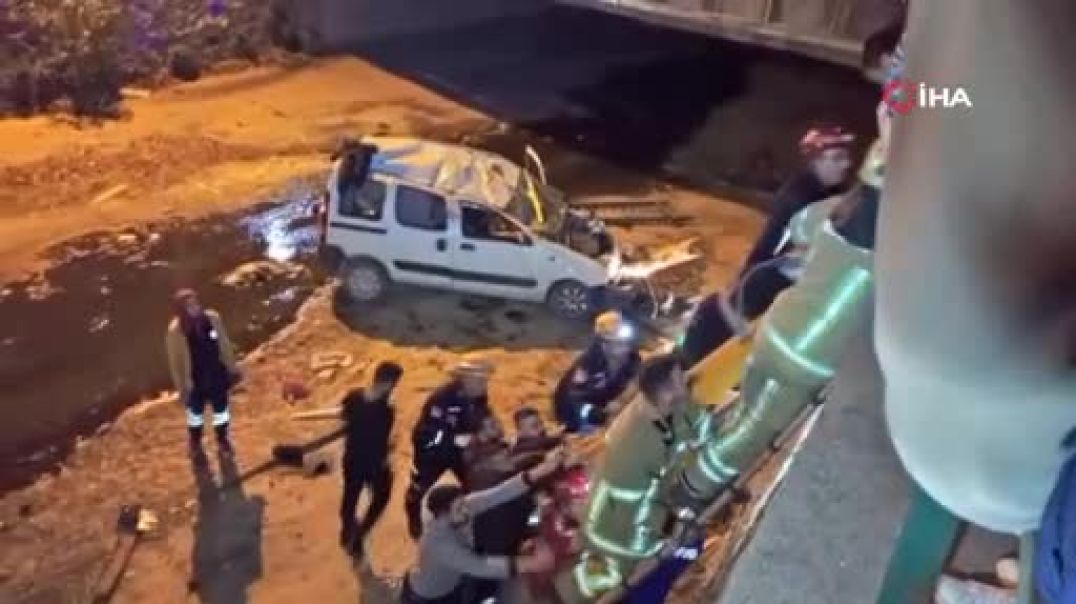Bursa'da otomobil köprüden uçtu: 1'i ağır 2 yaralı