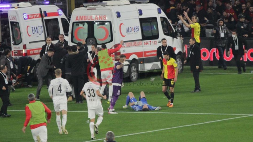 Futbolda utanç maçı! Sis ve işaret fişeğini ambulans şoförleri getirmiş