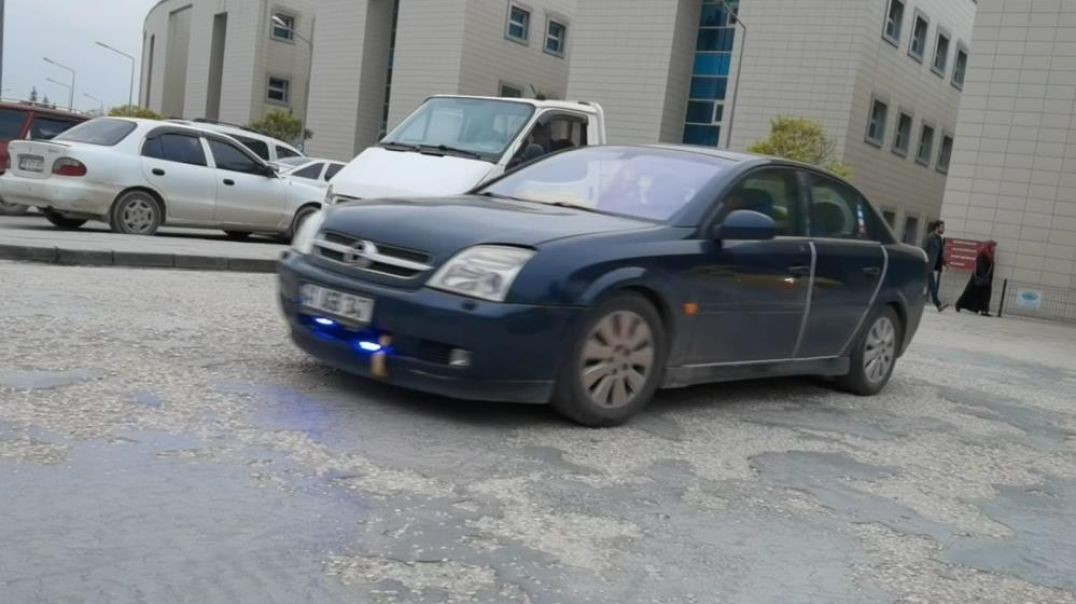 Bursa'da devlet hastanesine çakarlı araçla geldiğine pişman oldu