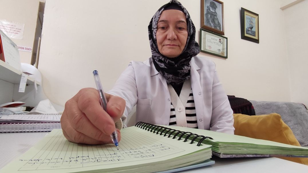 Bursa’da emekli hemşire hastalarından ilham alıyor