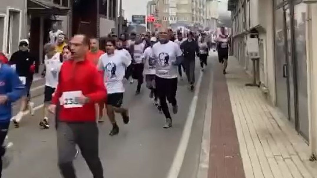 Bursa'da koşu etkinliği trafiği durdurdu