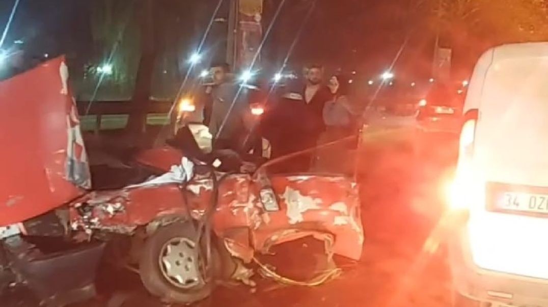 Bursa'da korkunç kaza: Otomobil ikiye bölündü!