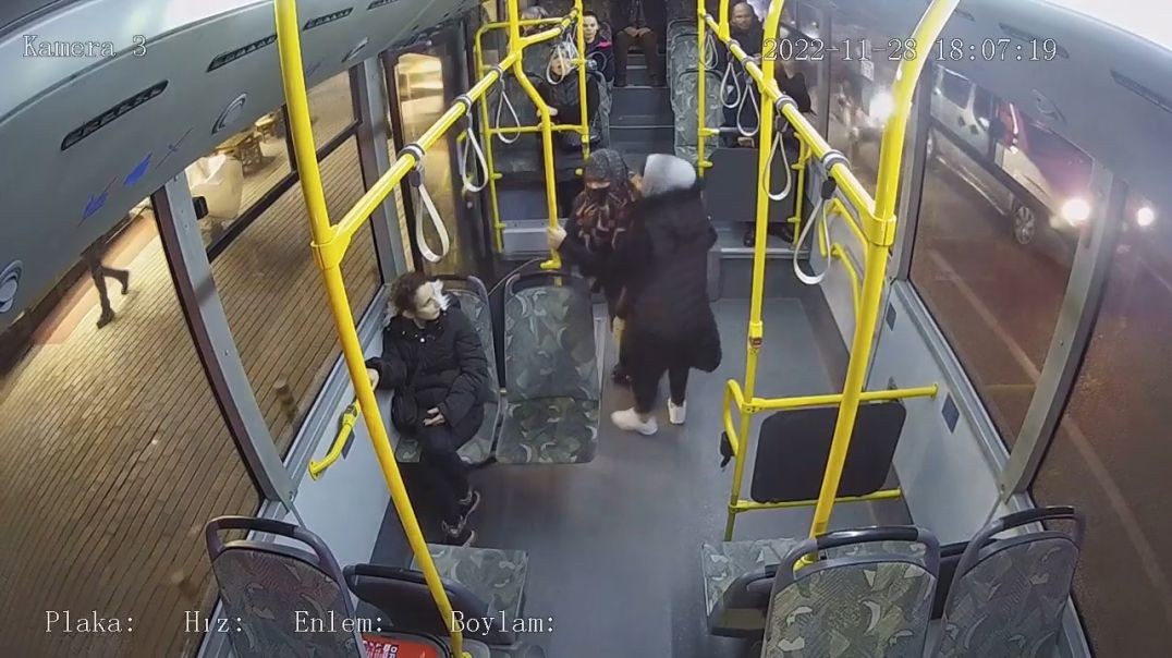 Bursa’da halk otobüsünde hırsızlık şoku! O anlar kamerada