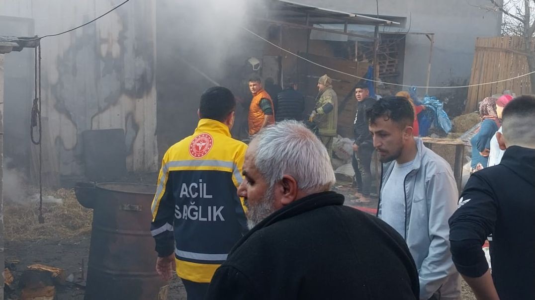 Bursa'da korkutan yangın: Mahalleli sokağa döküldü