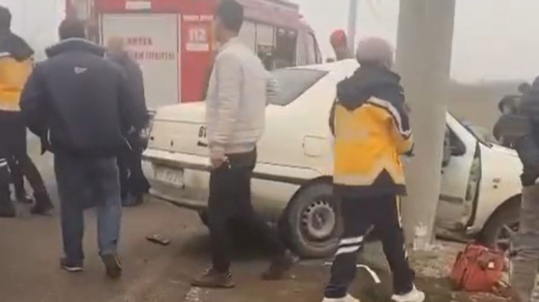 Bursa'da kayganlaşan yolda direğe çarptı: 1 ölü!