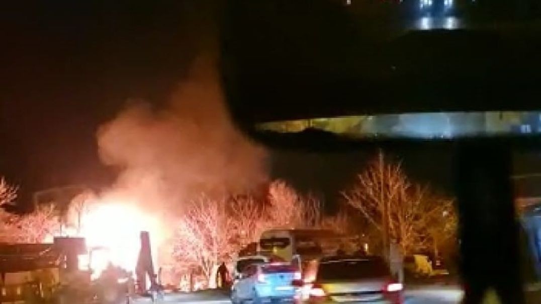 Bursa'daki inşaat malzemeleri deposunda yangın: Paletler tutuştu