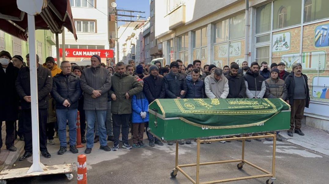 Depremden kaçtı ölüm onu yangında yakaladı!