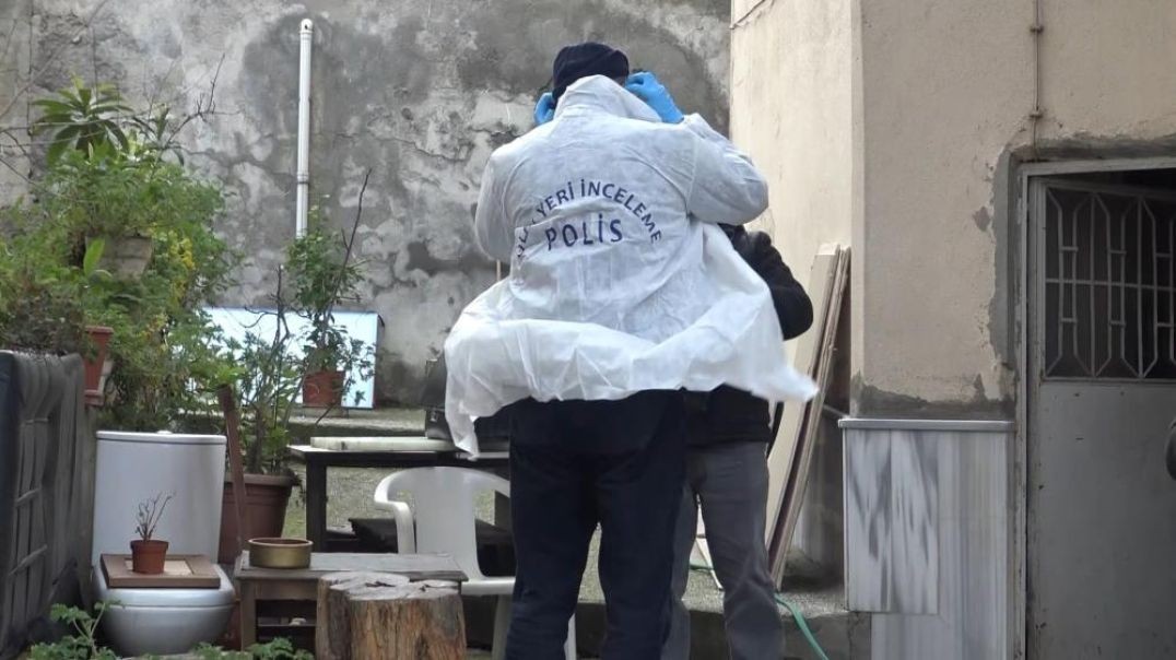 Bursa'da apartman deposunda kanlar içerisinde ölü bulundu