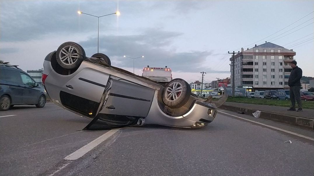 Bursa’da takla atan otomobilin sürücüsü araçta sıkıştı