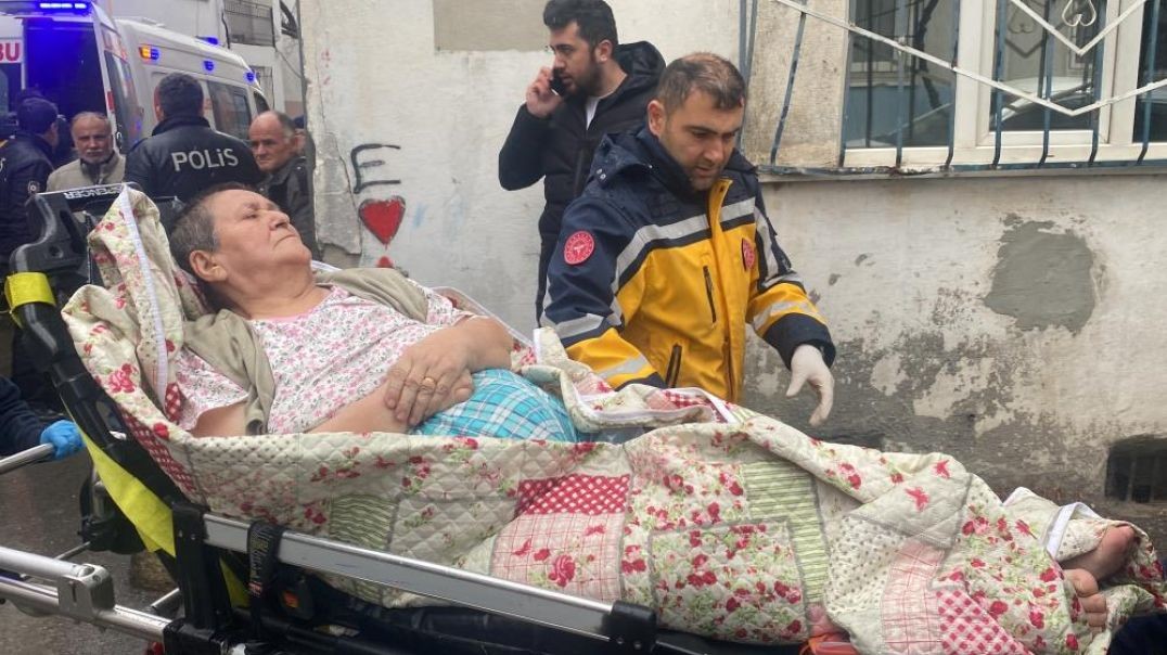 Bursa'da facianın eşiğinden dönüldü: Yatalak kadın alevlerin ortasında mahsur kaldı!