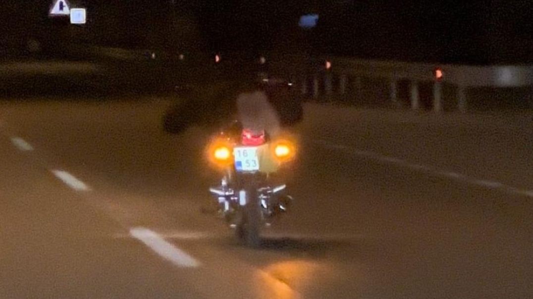 Bursa'da yürekleri ağza getiren motosiklet sürücüsü kamerada!