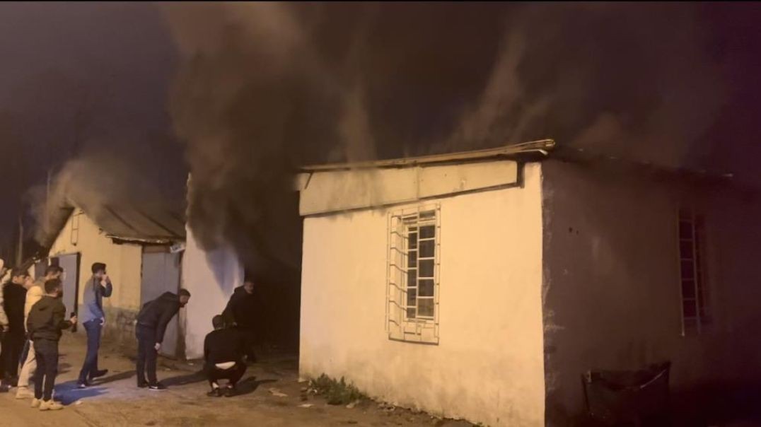 Bursa'da hurdalık yangını hortum deposu ve iki aracı küle çevirdi!