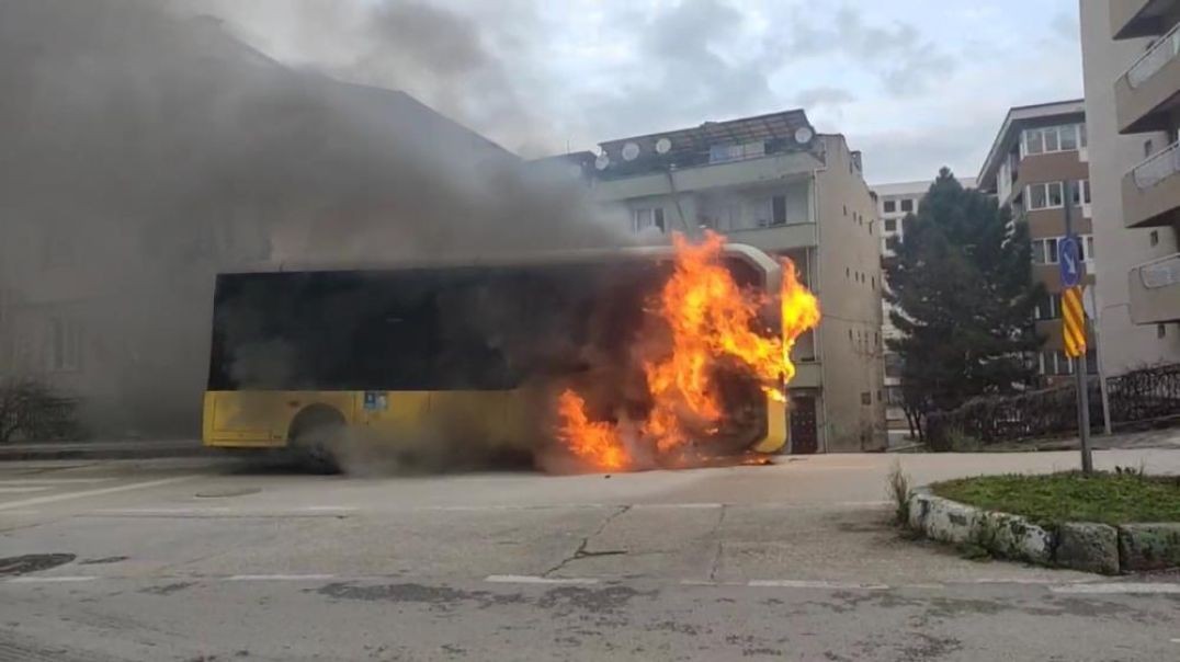 Bursa’da seyir halindeki halk otobüsü cayır cayır yandı!