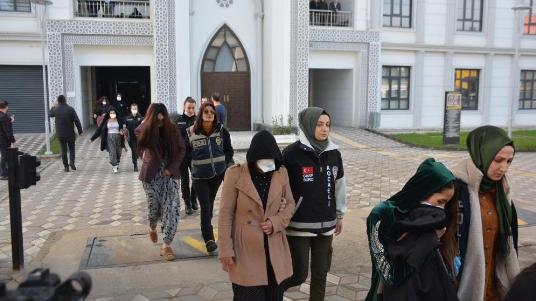 Bursa'da ziynet hırsızlığı yaptıktan sonra şehir şehir gezdiler