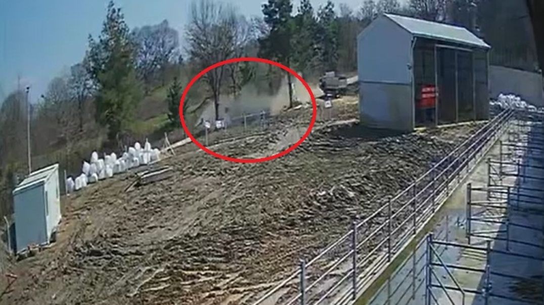 Bursa’da hızını alamayan sürücü başka araca çarpıp taklalar attı!