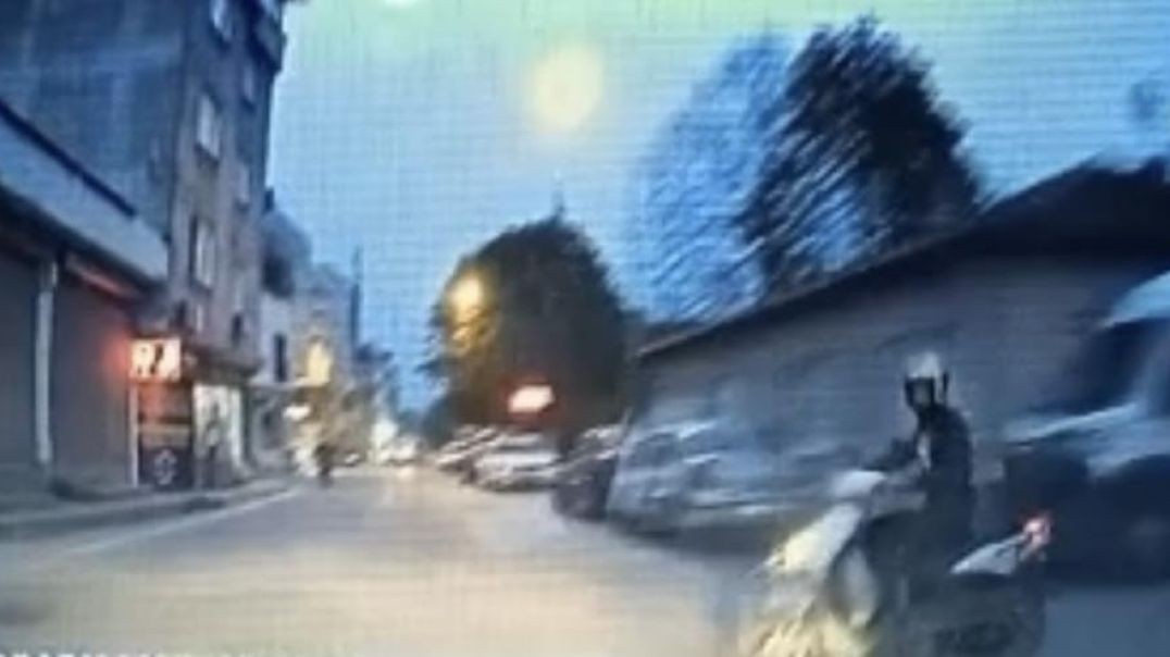 Bursa'da dikkatsiz motosiklet sürücüsü ölümden döndü!