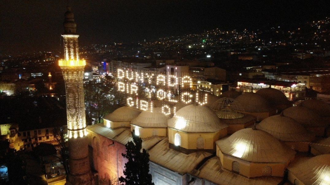 Bursa'daki 624 yıllık Ulu Camii'nin mahyası değişti