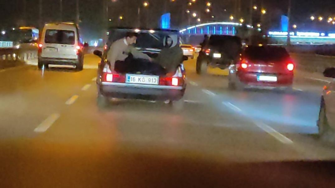 Bursa'da bagajda yolculukla ölüme kafa tuttular!