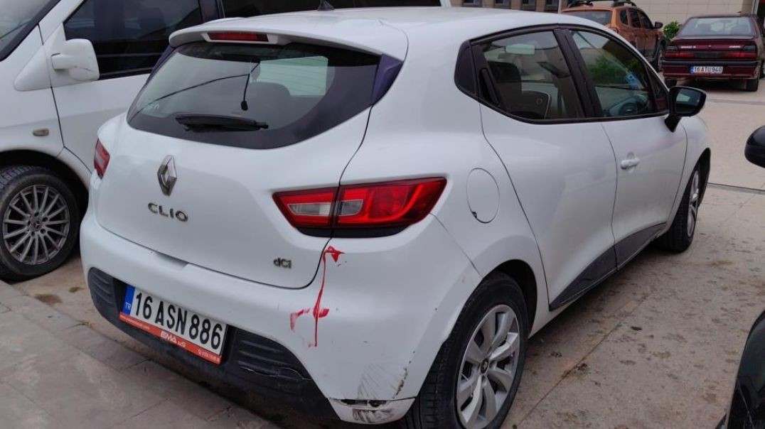 Bursa'da otomobil ile motosiklet çarpışınca ölümden döndüler!