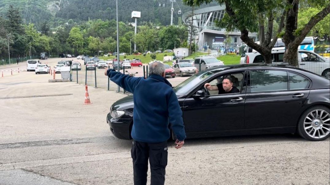 Bursa'da bu yolda navigasyona dikkat: Sürücüler merdivenden uçuyor!