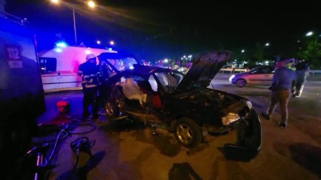 Bursa'da iki otomobilin feci çarpışması ortalığı can pazarına çevirdi: 1 ölü 5 yaralı!