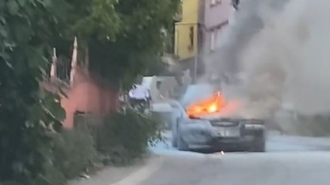 Bursa'da korku dolu anlar: Araç bir anda alev topuna döndü!