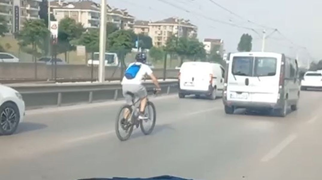 Bursa'da bisiklet sürücüsü trafikte ölüme pedal çevirdi!