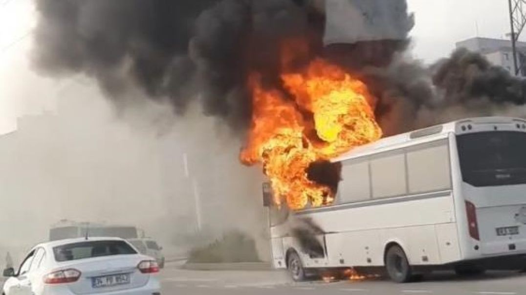Bursa'da işçi servisi trafikte cayır cayır yandı!