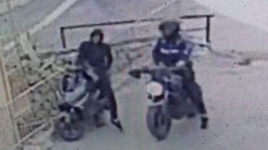 Bursa'da motosikletle gelip motosiklet çalan şahıslar kamerada!