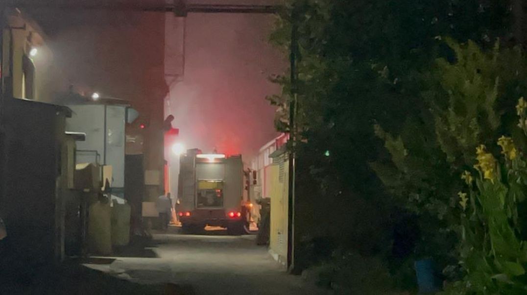 Bursa'da tekstil fabrikasındaki yangın geceyi gündüze çevirdi!