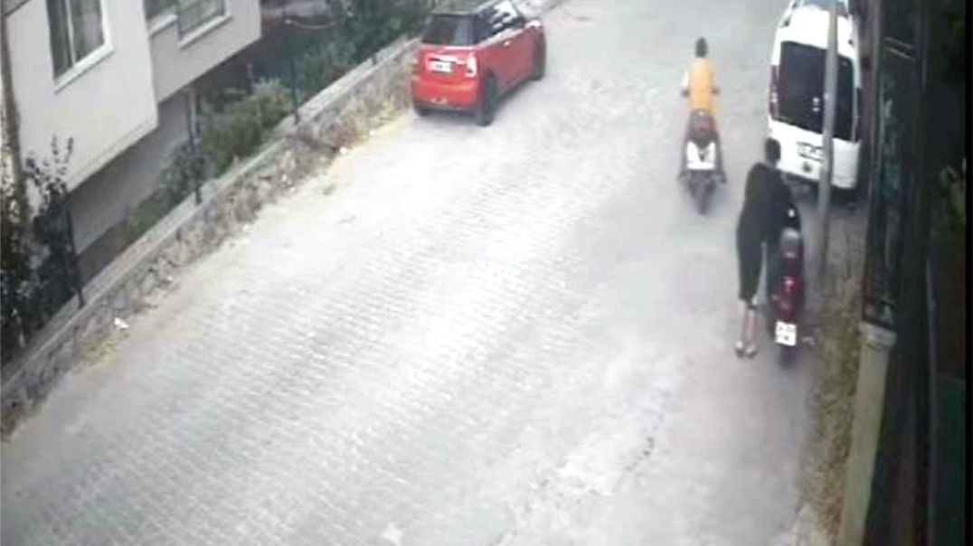 Bursa'da motosiklet hırsızları kameradan da polisten de kaçamadı!