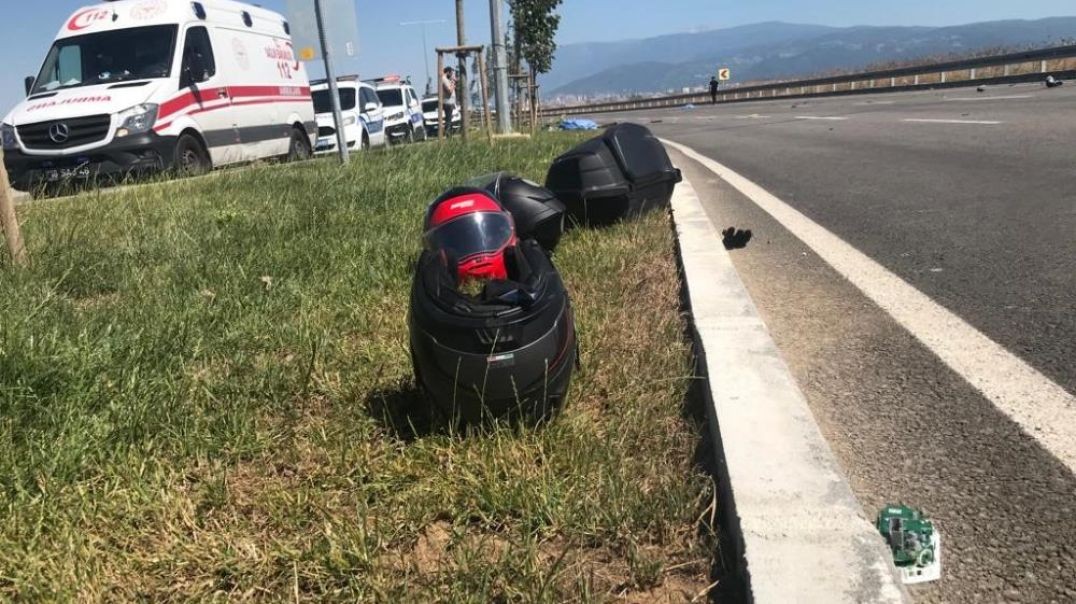Bursa'da kontrolünü kaybeden motosikletli ağaca çarparak can verdi