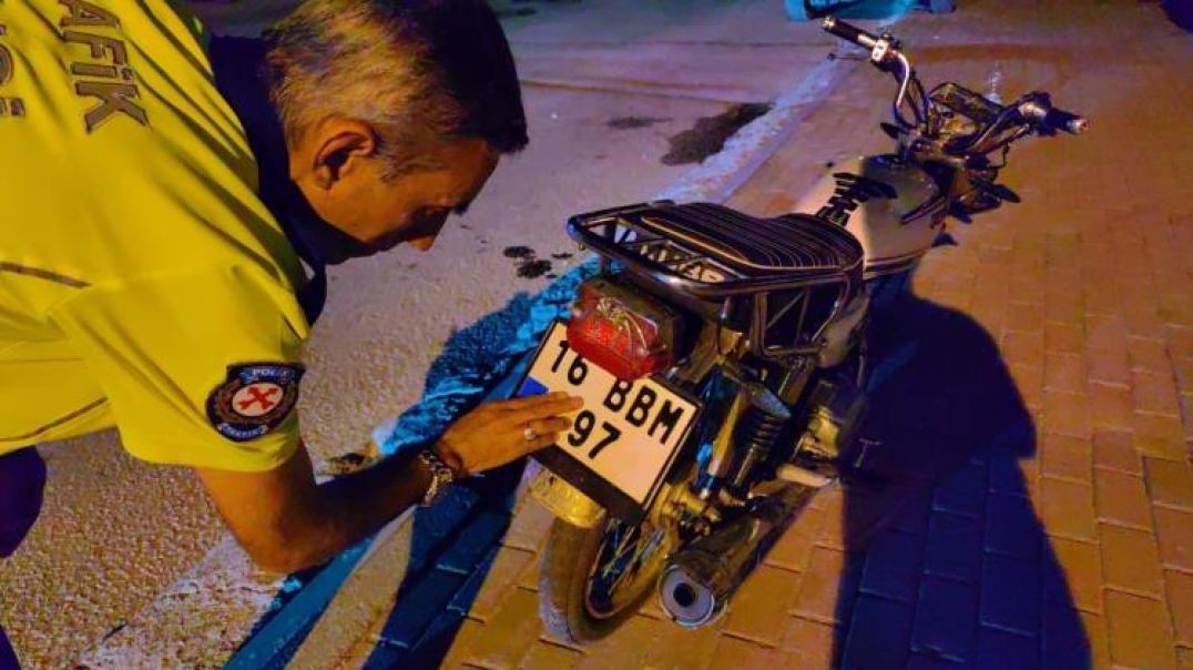 Bursa'da otomobille kafa kafaya çarpıştı... Cezalar yüzünden canının derdine düşemedi!