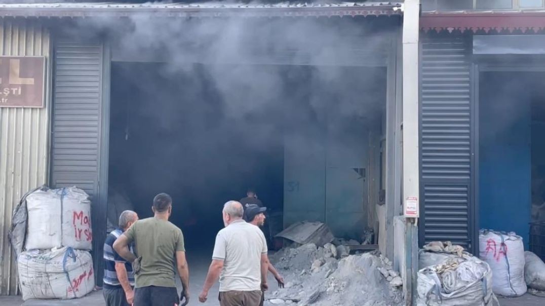 Bursa'da geri dönüşüm tesisinde yangın paniği!