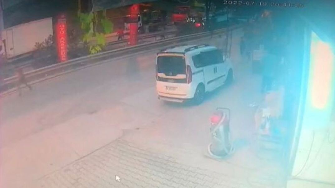 İstanbul’da göçmen dolu minibüse operasyon: 35 kaçak göçmen!