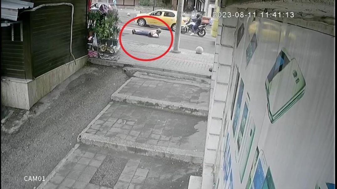 Bursa'da otobüsün önüne uçan adamı ölüm böyle teğet geçti!