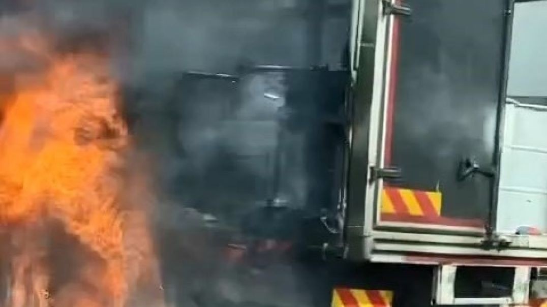 Bursa'da seyir halindeki tır alev topuna döndü