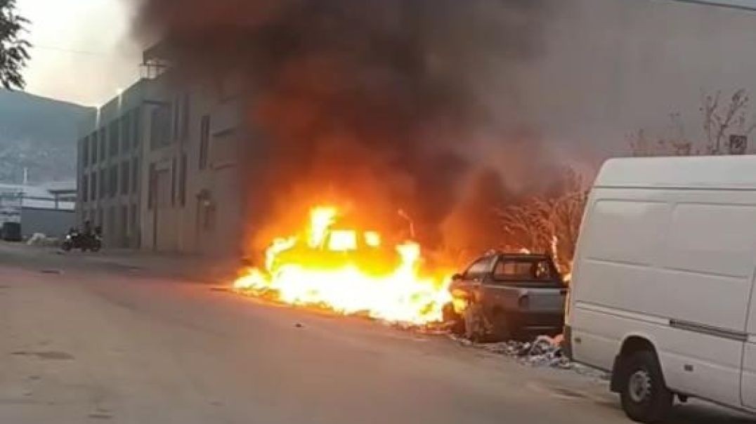 Bursa'da çocukların ateşle oyunu pahalıya patladı: 3 araç kül oldu!