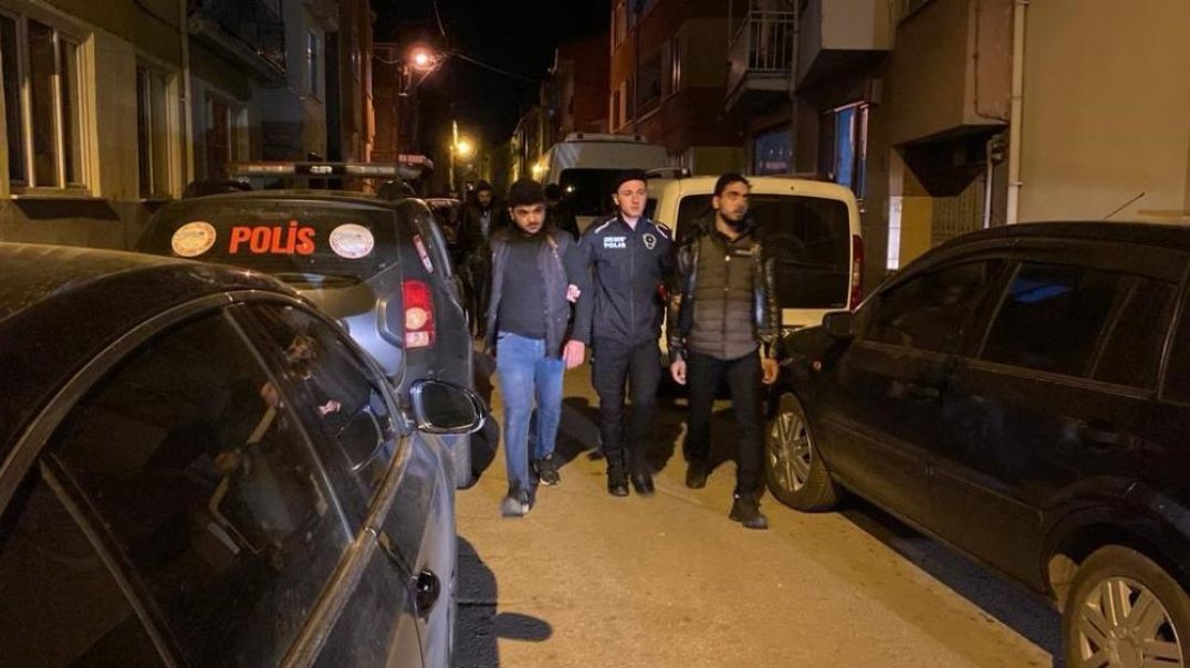 Bursa'da polisin bastığı apartmandan 37 kaçak göçmen çıktı!