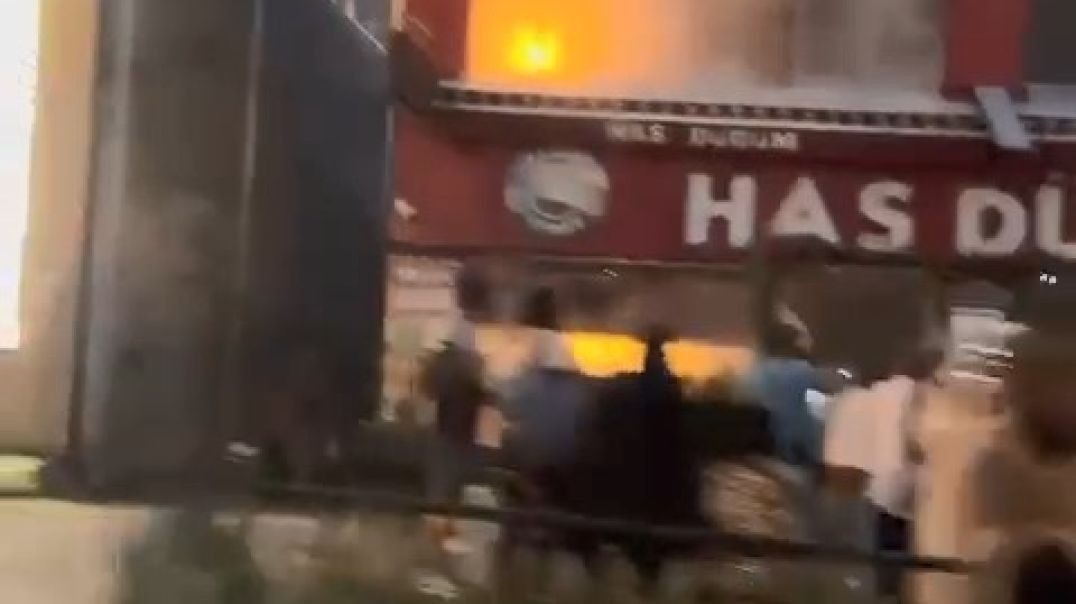 Bursa'nın en işlek caddesinde korkutan yangın: Kebapçı küle döndü!