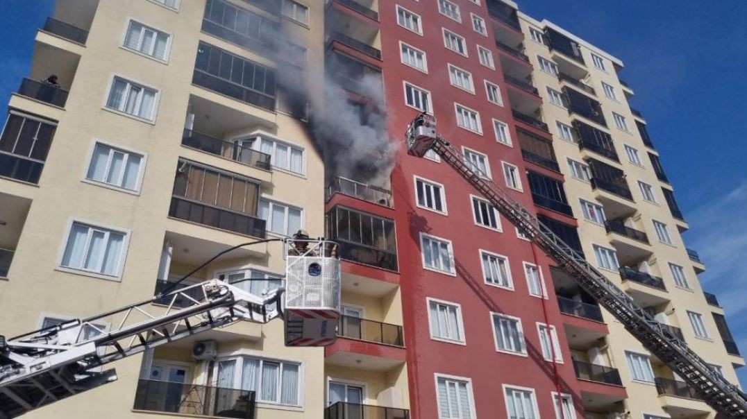 Bursa'da 11 katlı apartmanda can pazarı: Alevlerin ortasında kaldılar!