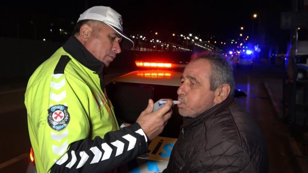 Bursa'da uyanık alkollü sürücünün hareketi polislerin dikkatinden kaçmadı!