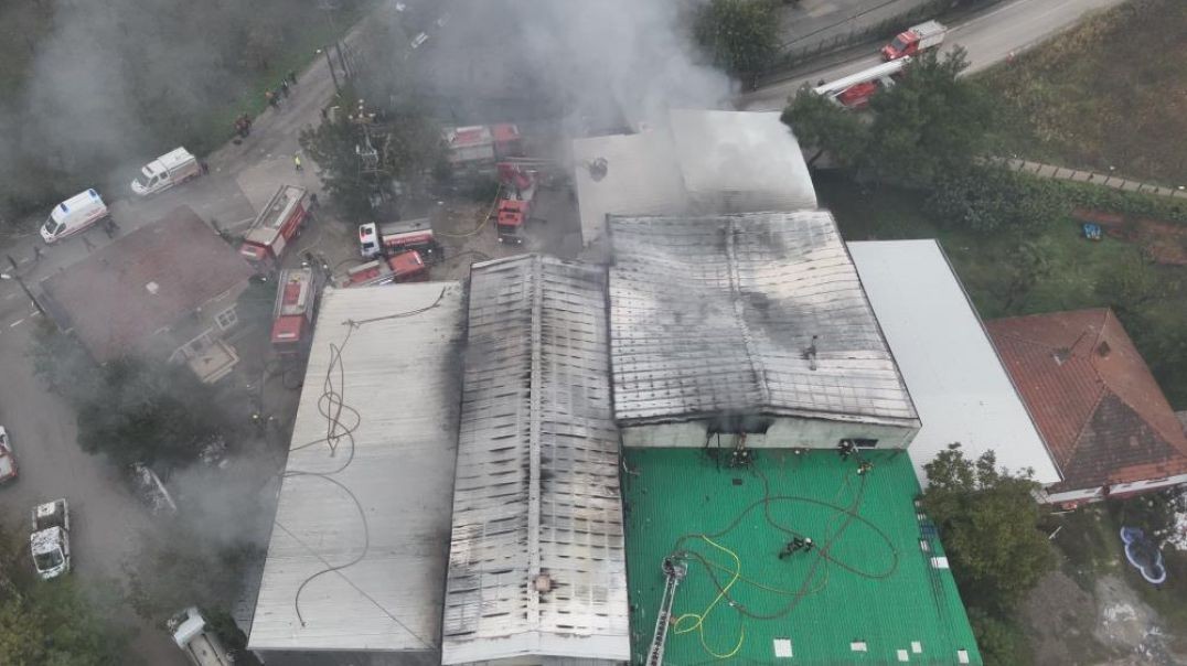 Bursa'da sünger imalathanesinde yangın: 20 itfaiye ekibi güçlükle söndürdü!
