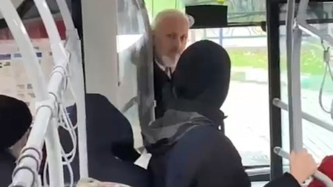 Bursa'da otobüs şoförü ile yolcu birbirine girdi!